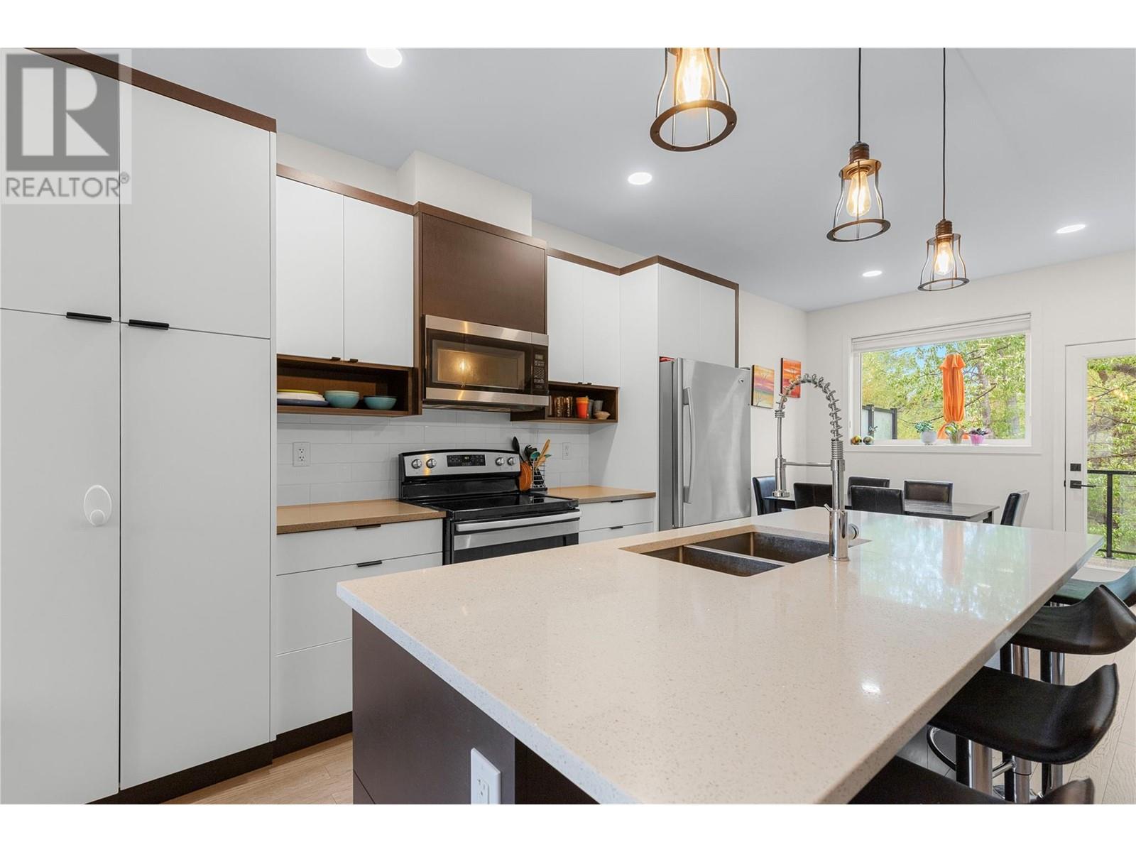 5400 Willow Drive Unit# 5