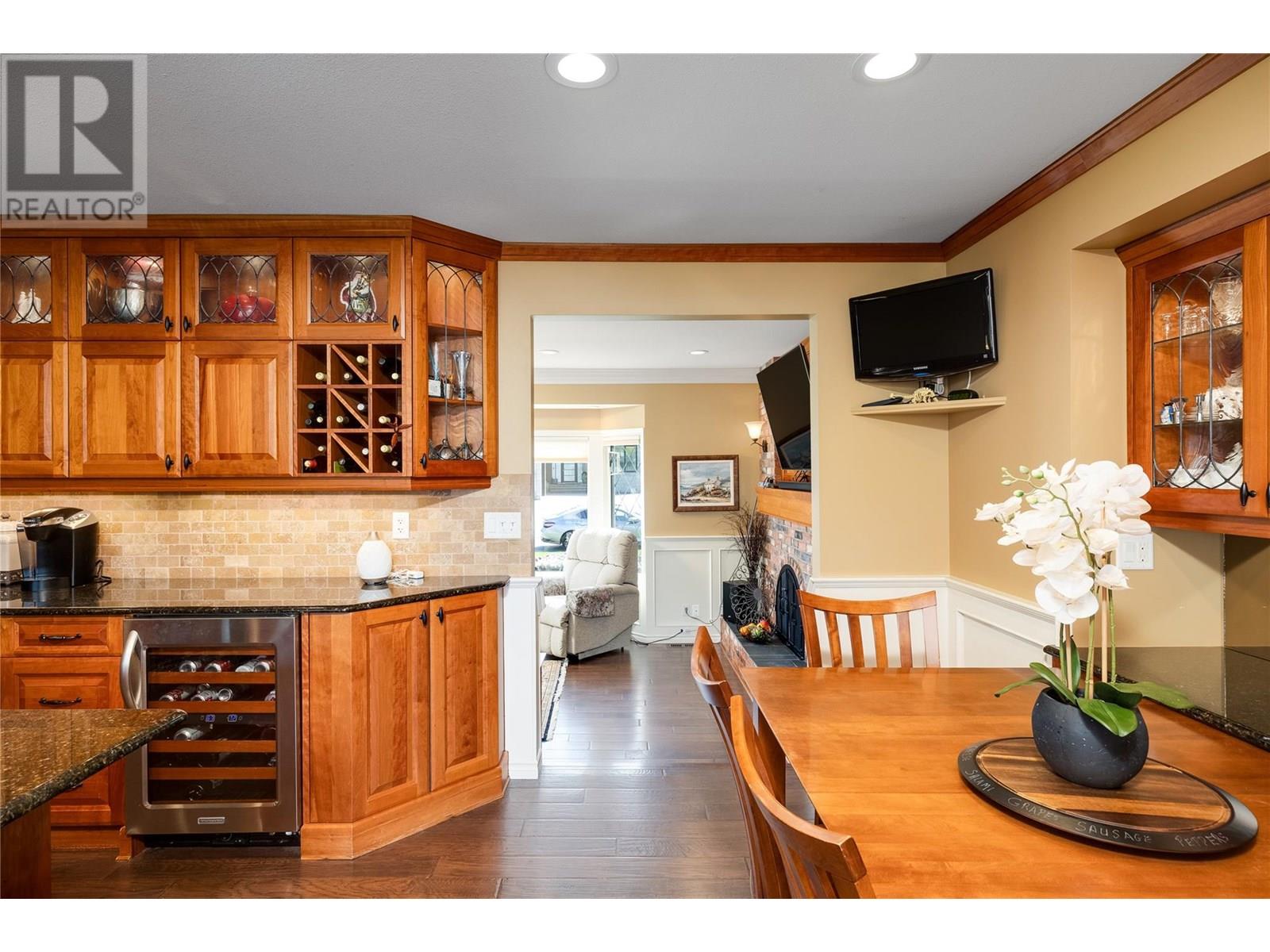 1350 Green Bay Road