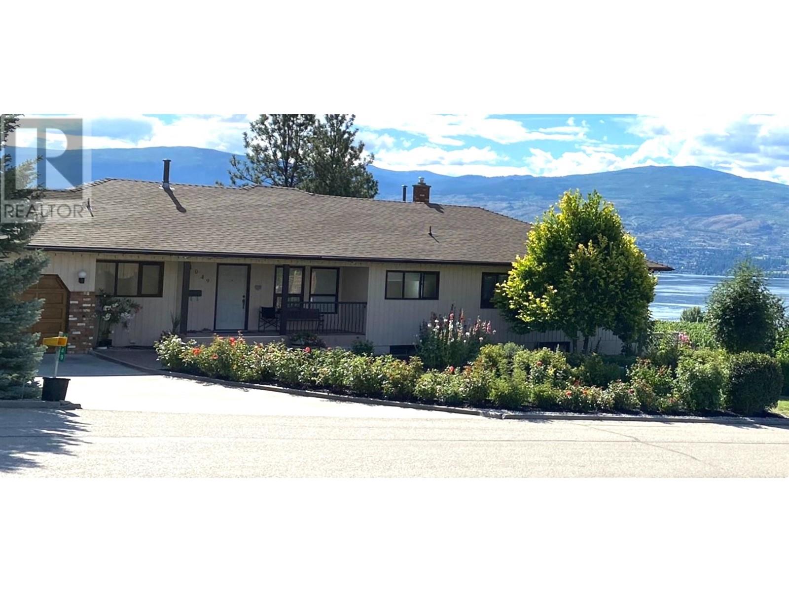 1049 Kelly Drive