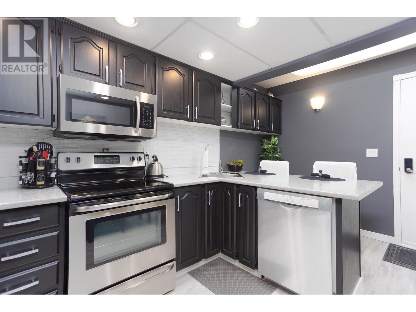 1950 Burtch Road Unit# 27