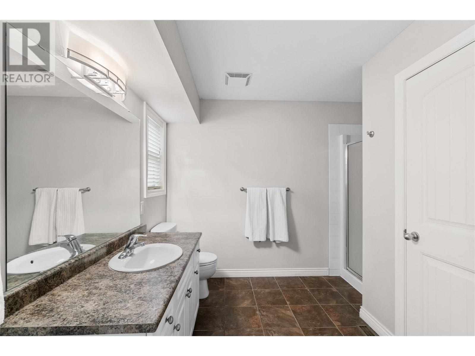 2042 Moonbeam Close