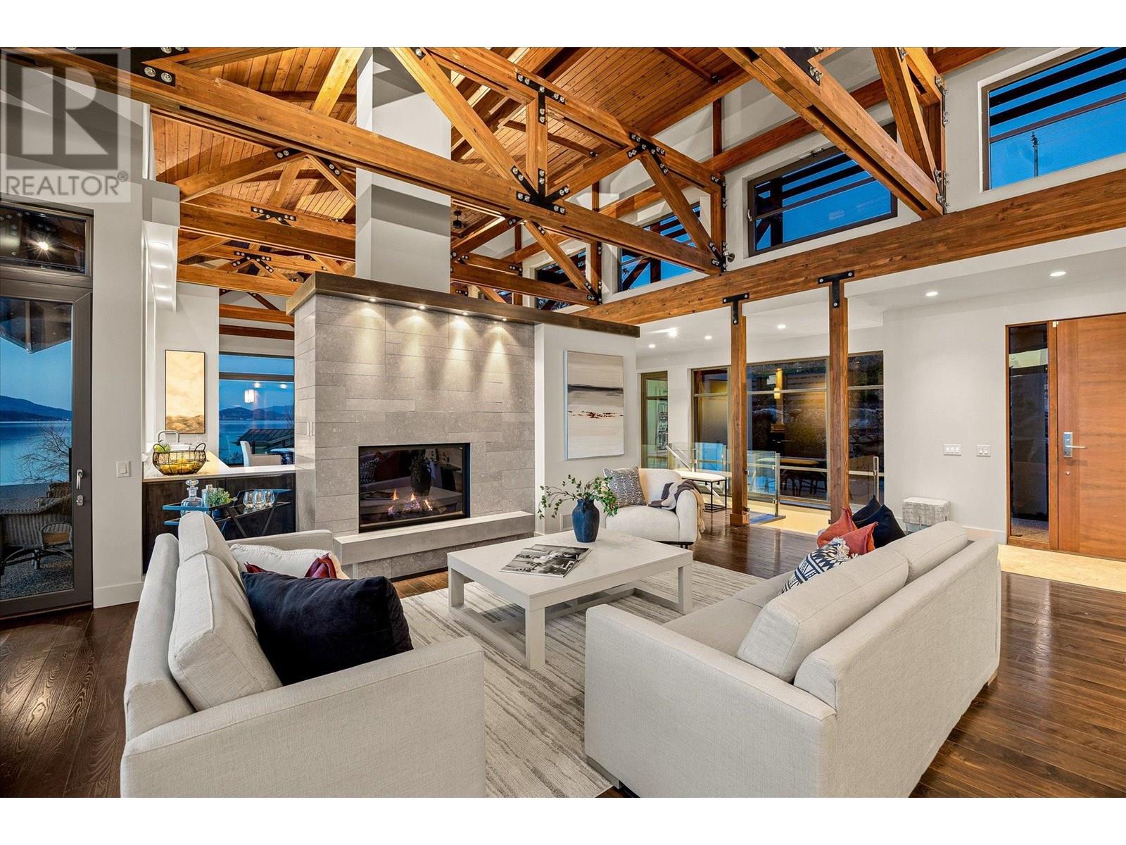 5560 Lakeshore Road