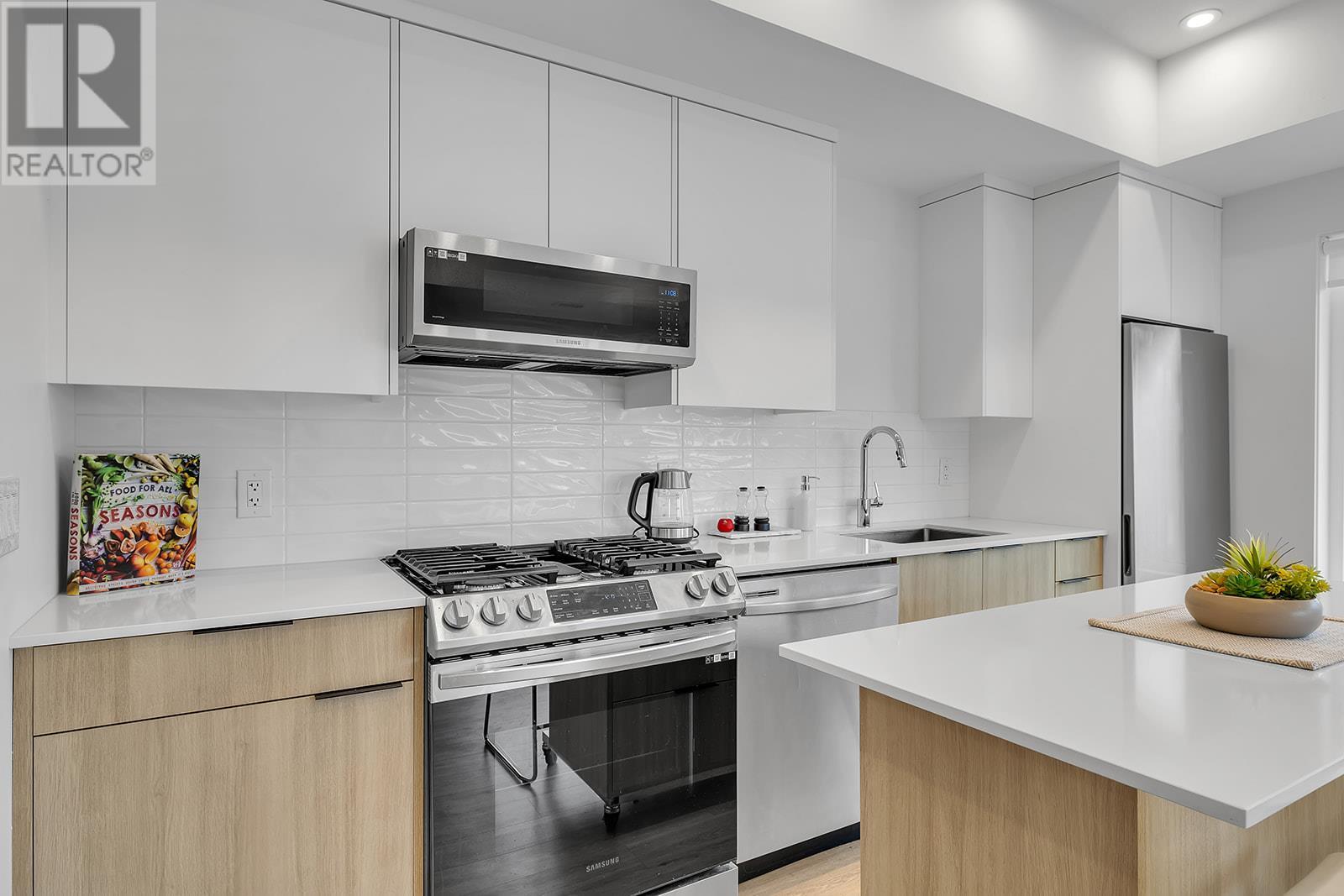 417 Cedar Avenue Unit# 201