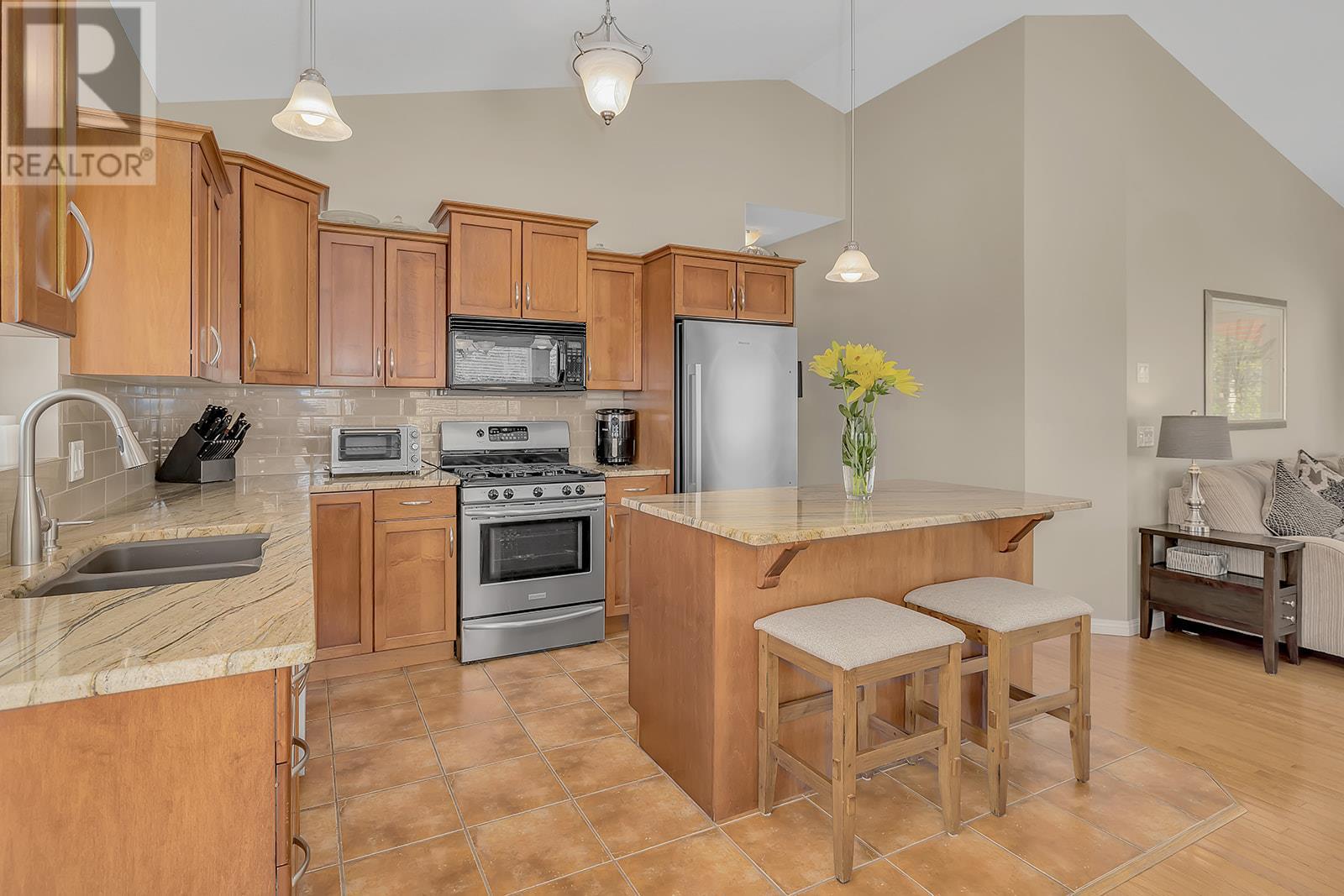 2040 Spyglass Way