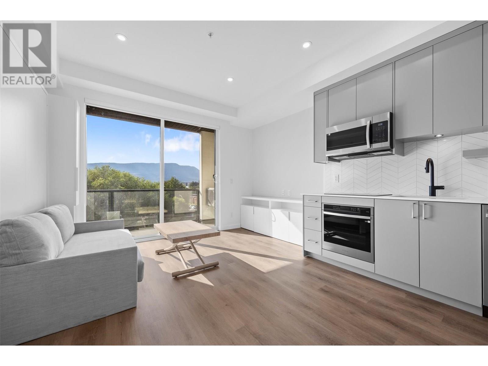 1274 Devonshire Avenue Unit# 411