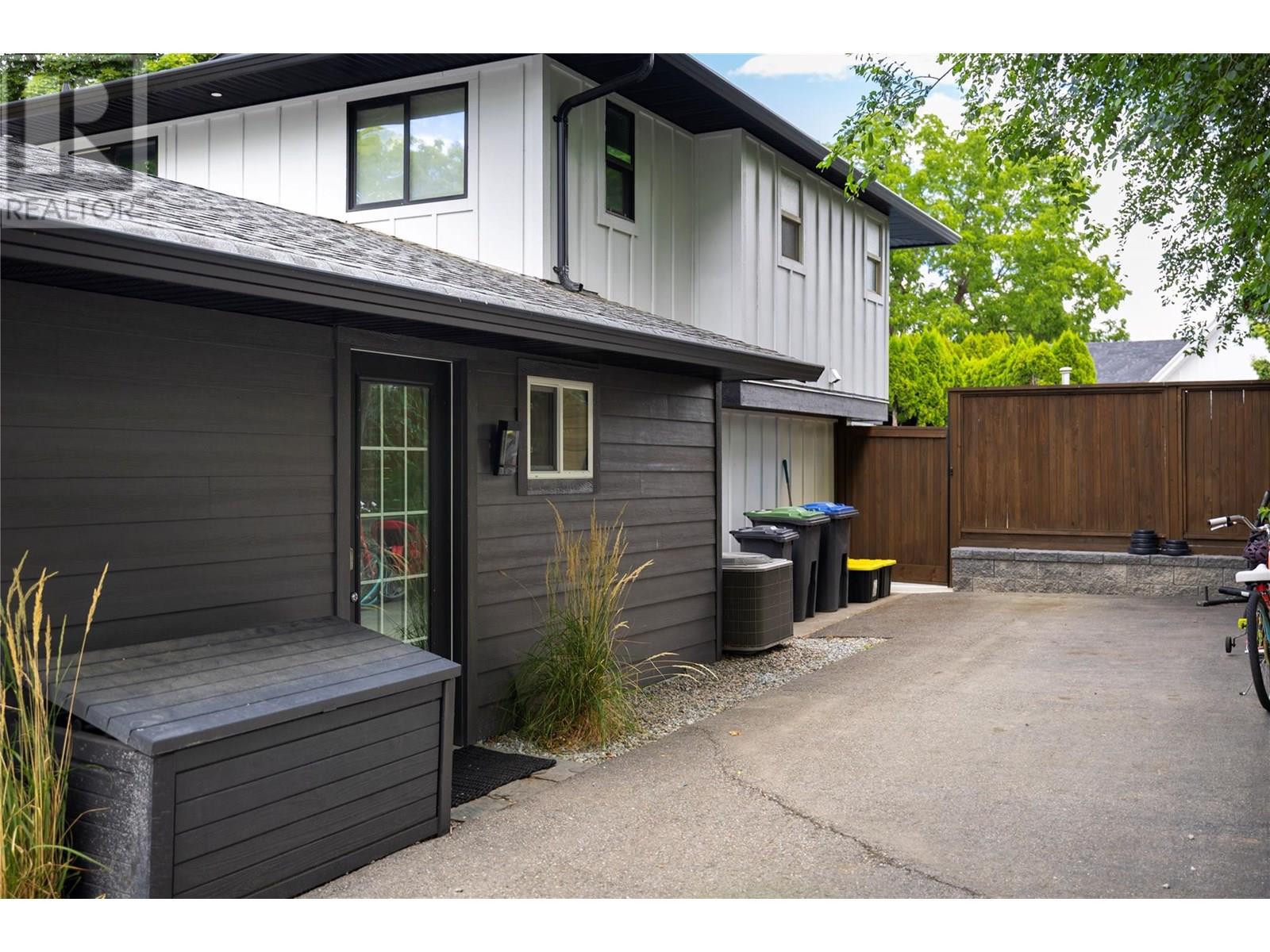 4265 Lakeshore Road
