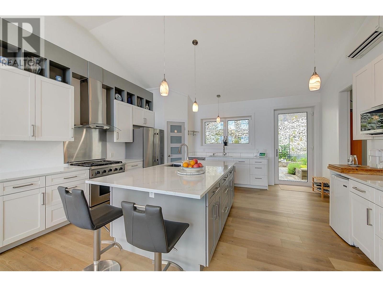 6131 Seymoure Lane