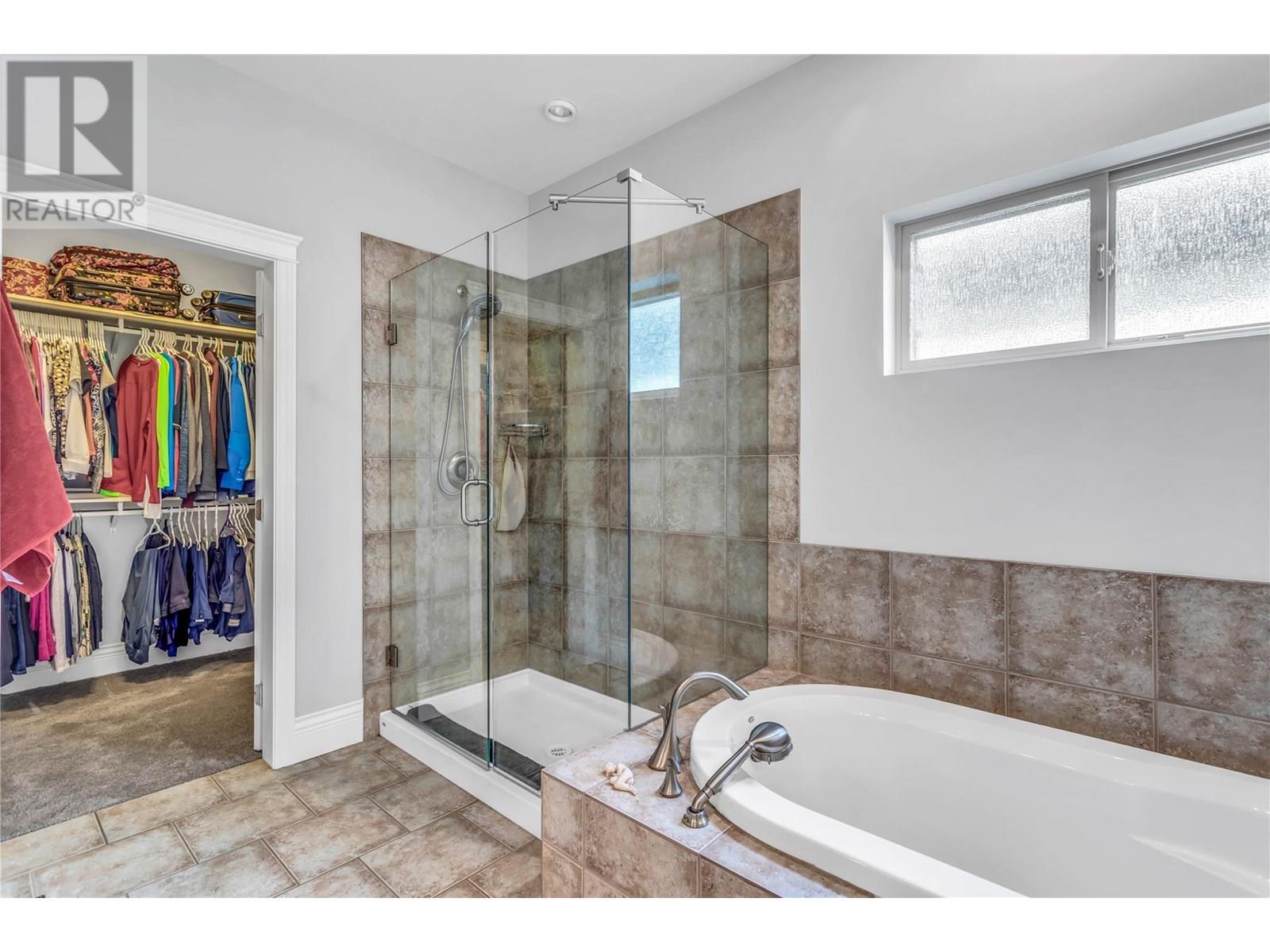 4450 GORDON Drive Unit# 105