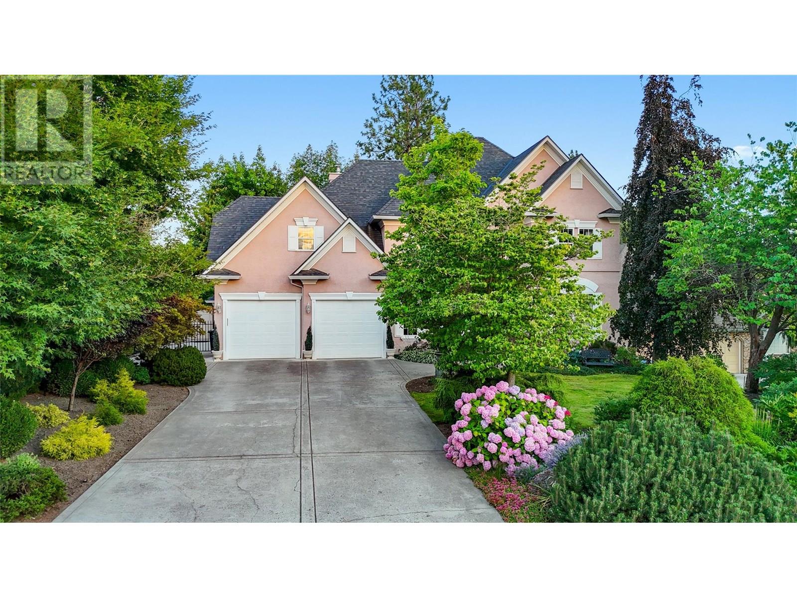 2087 Lillooet Court