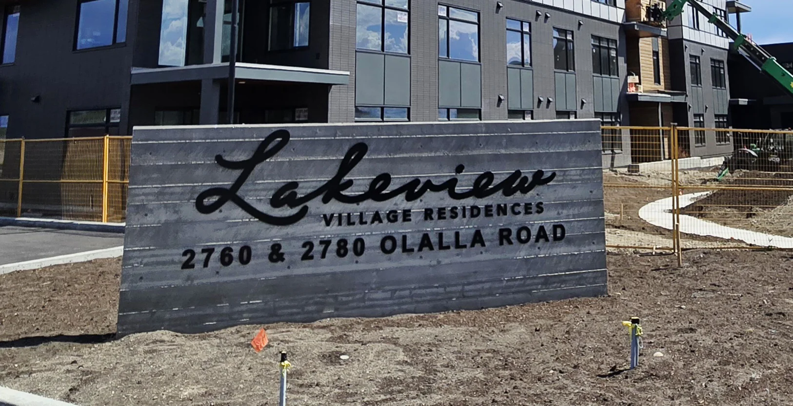 Luxury - Penthouse - 2 Bed, Den, 2.5 Bath - Lakeview - Huge Balcony