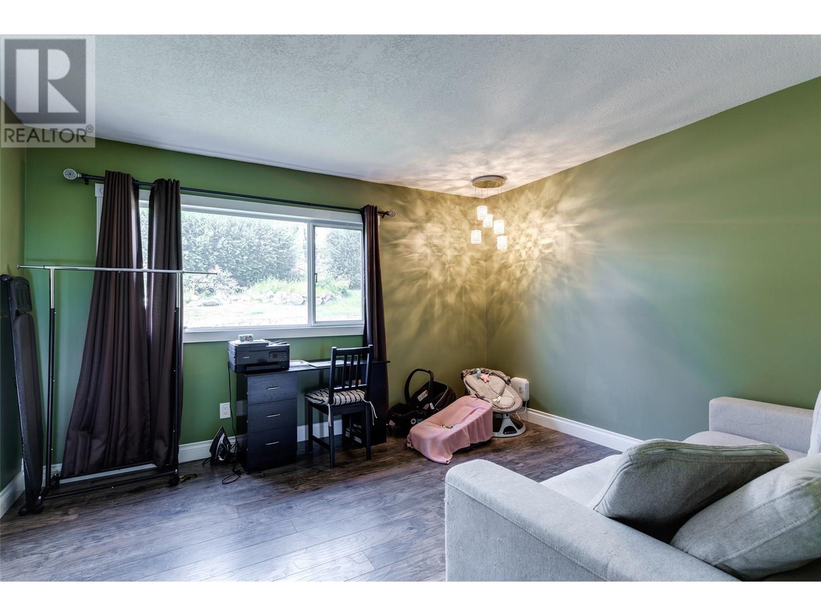 2865 Thacker Drive