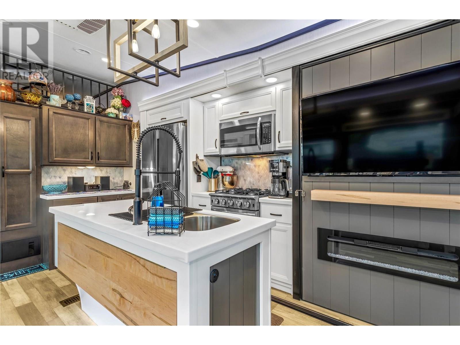 415 Commonwealth Road Unit# 396 Lot# 396