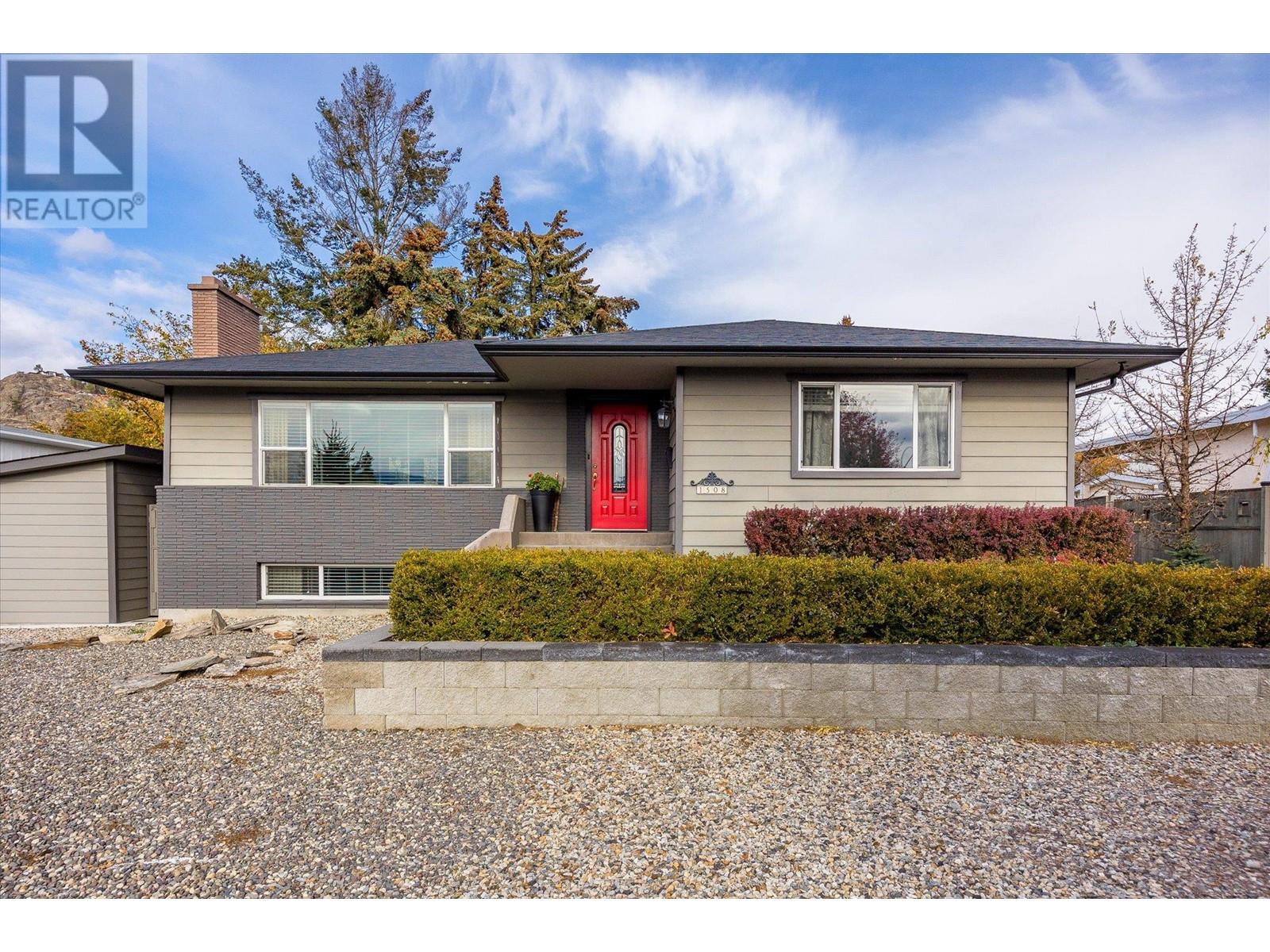 1508 Pinehurst Crescent