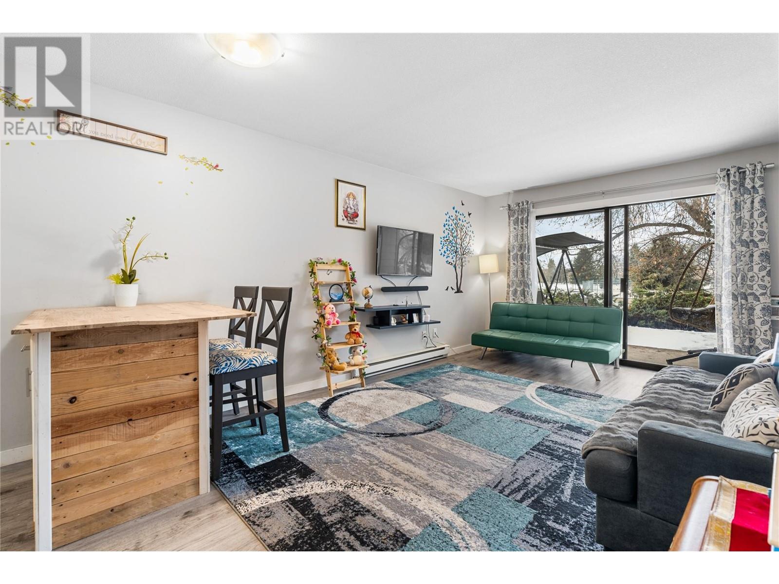 435 Franklyn Road Unit# 102