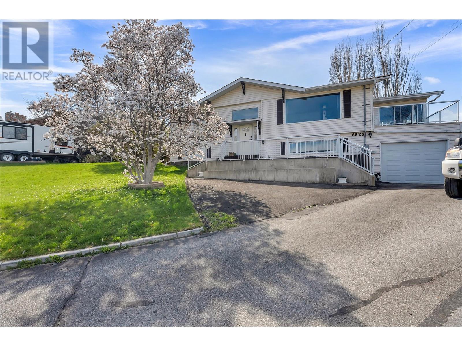 6528 Lipsett Crescent