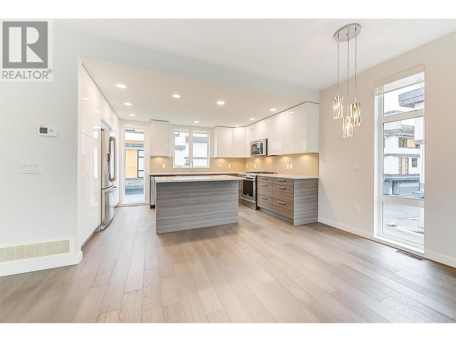 1515 Highland Drive N Unit# 39