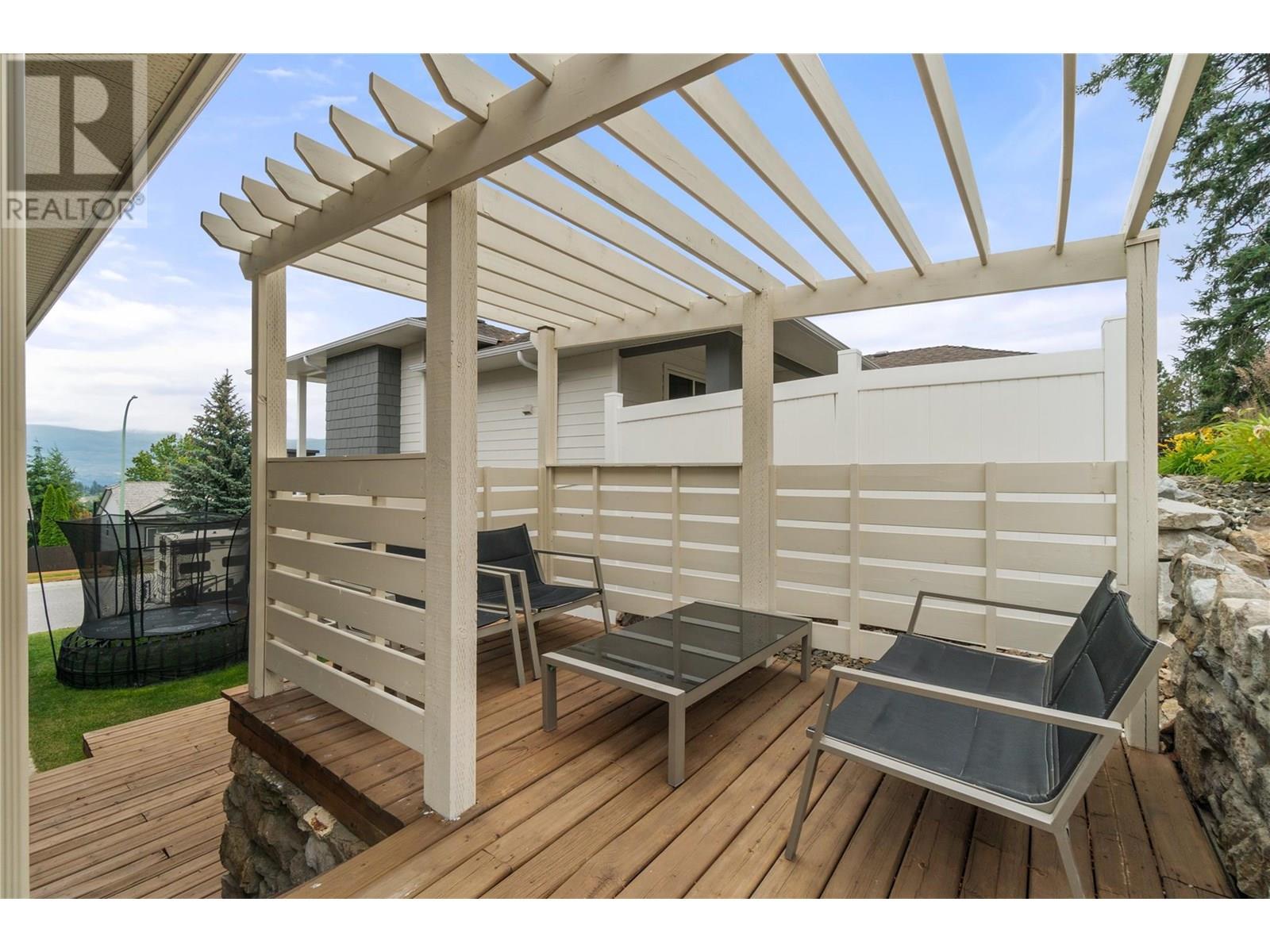 2042 Moonbeam Close