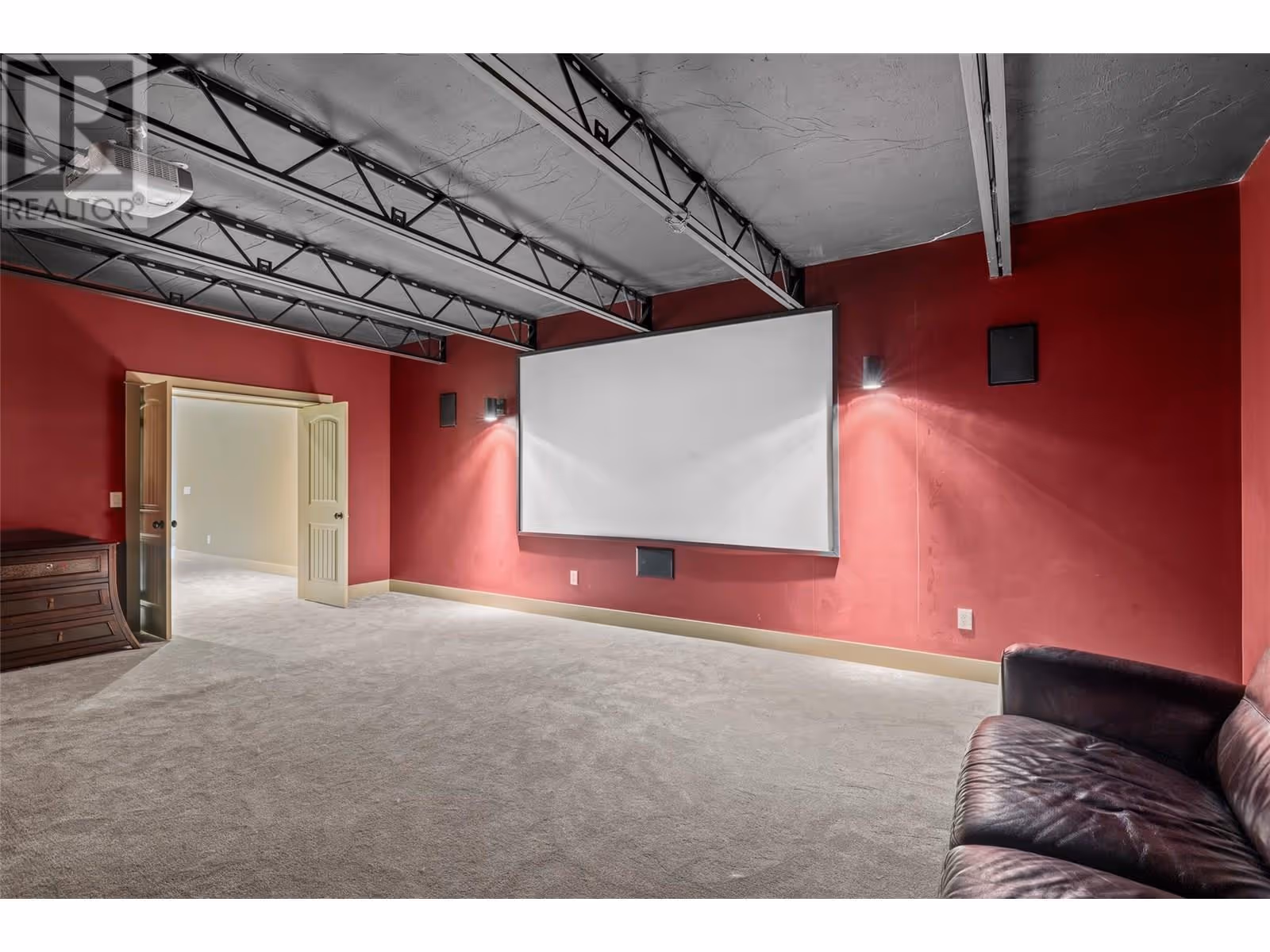 2082 Horizon Drive