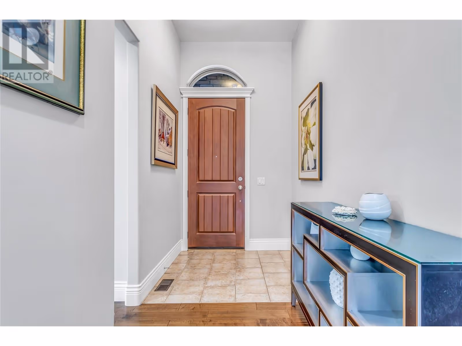 4450 GORDON Drive Unit# 105