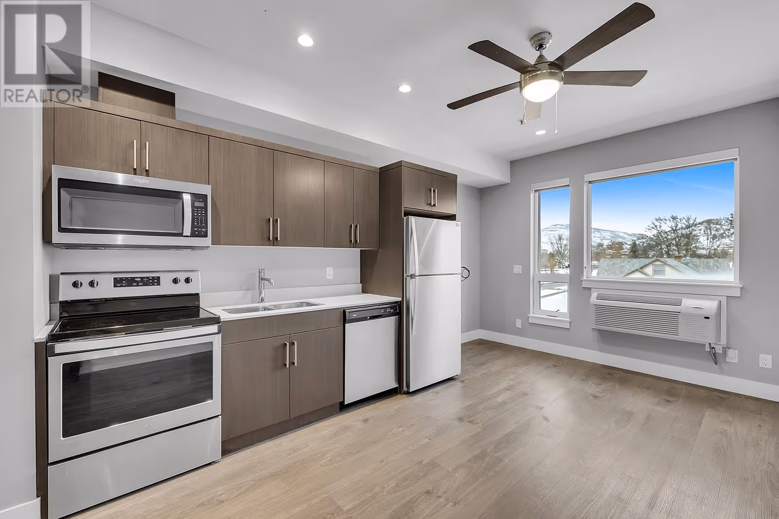 925 Leon Avenue Unit# 302