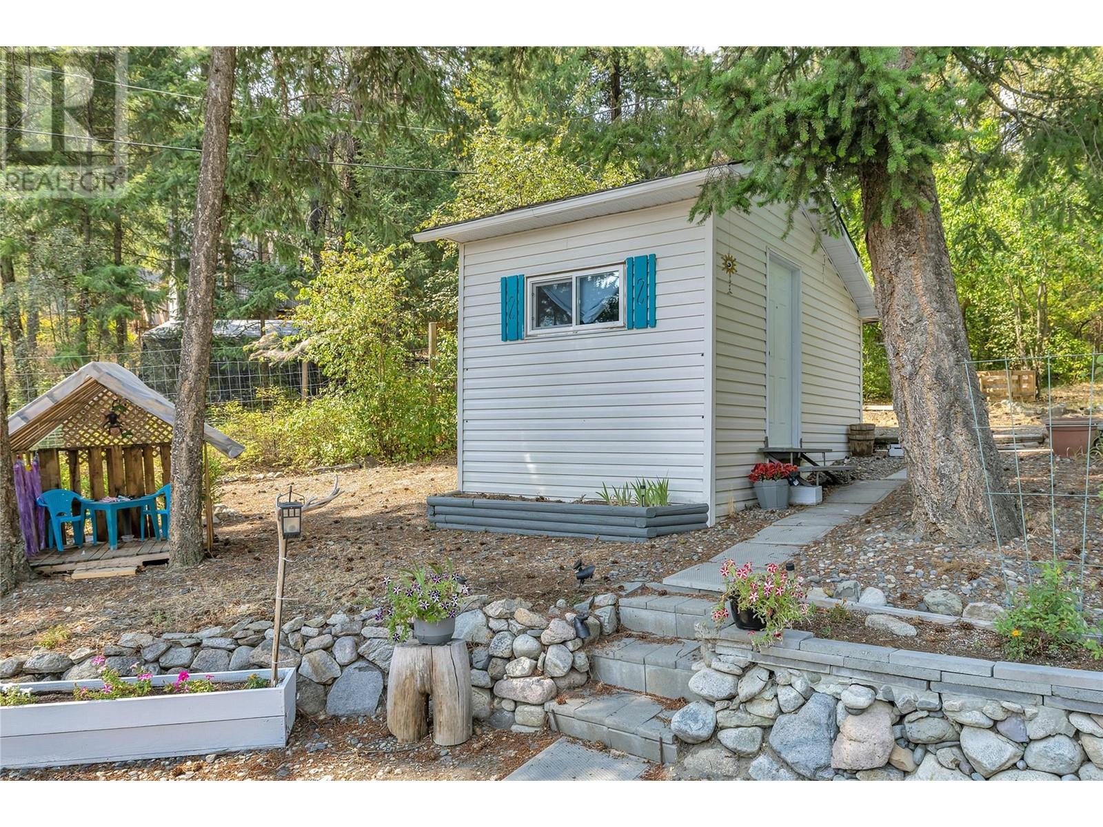10736 Pinecrest Road