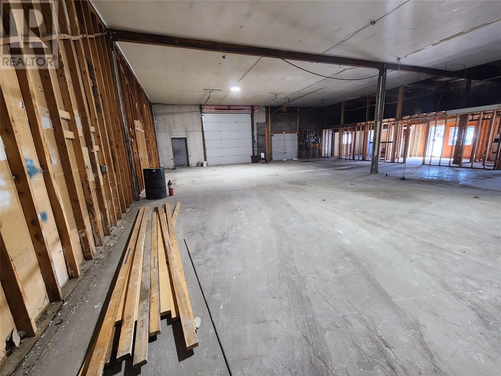 880 Leathead Road Unit# 1 & 2