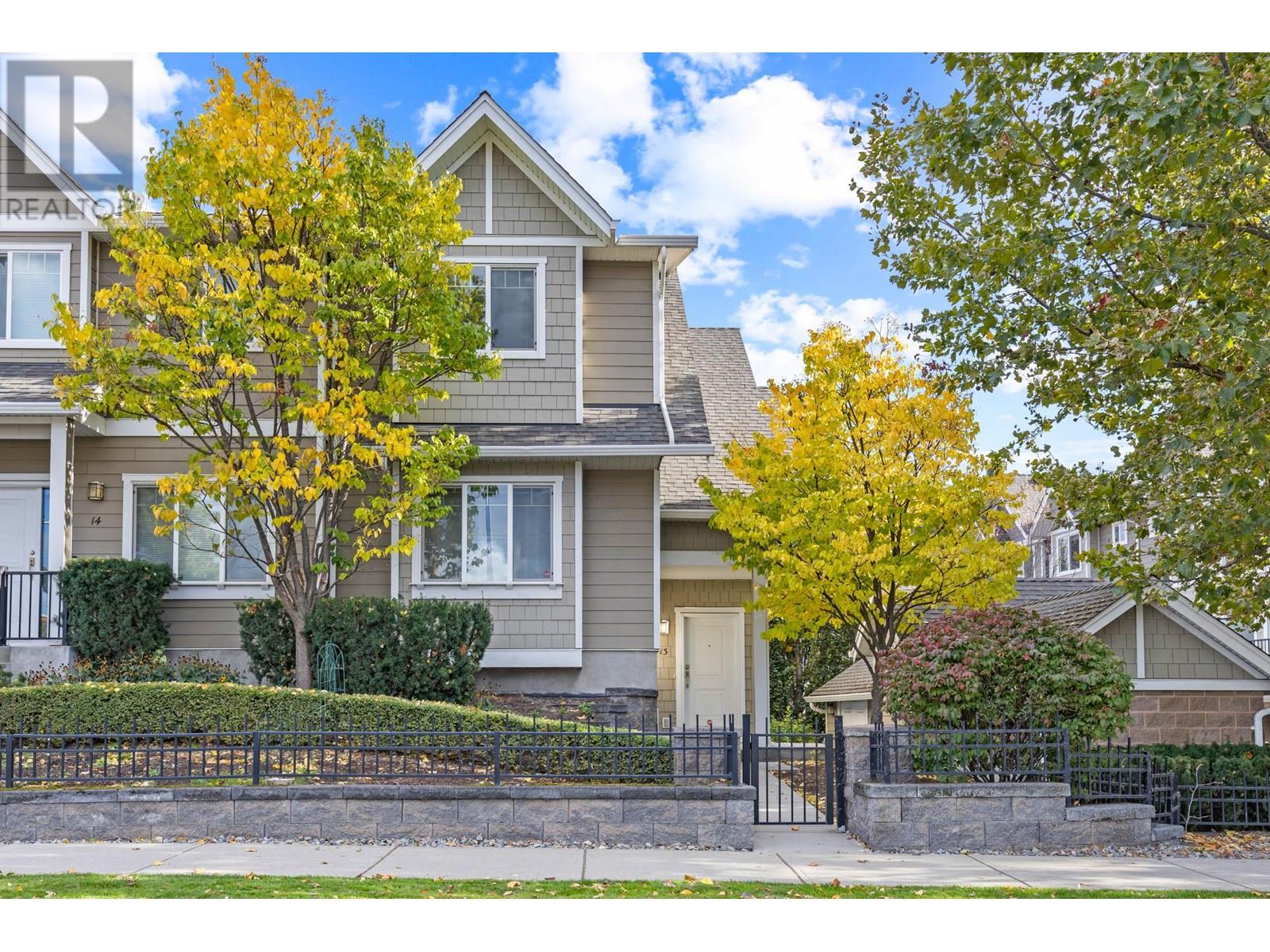 600 Sherwood Road Unit# 13