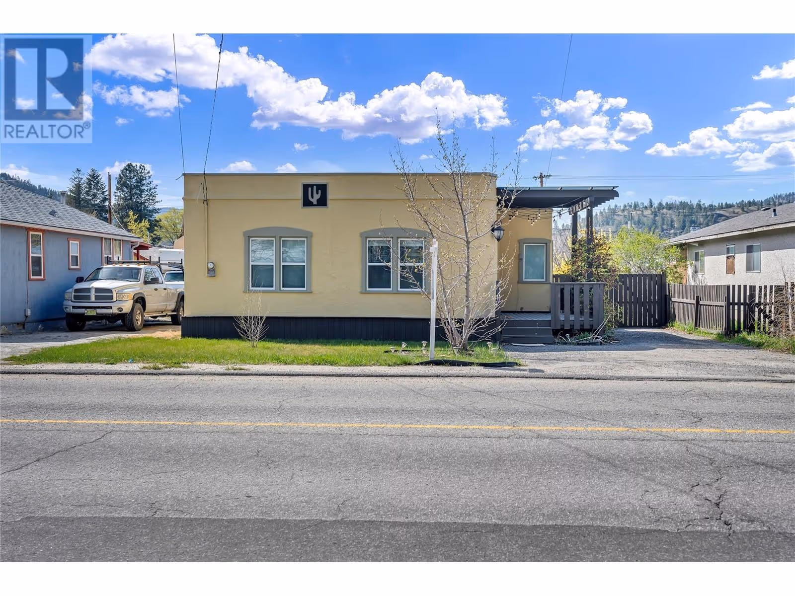 11212 Victoria Road