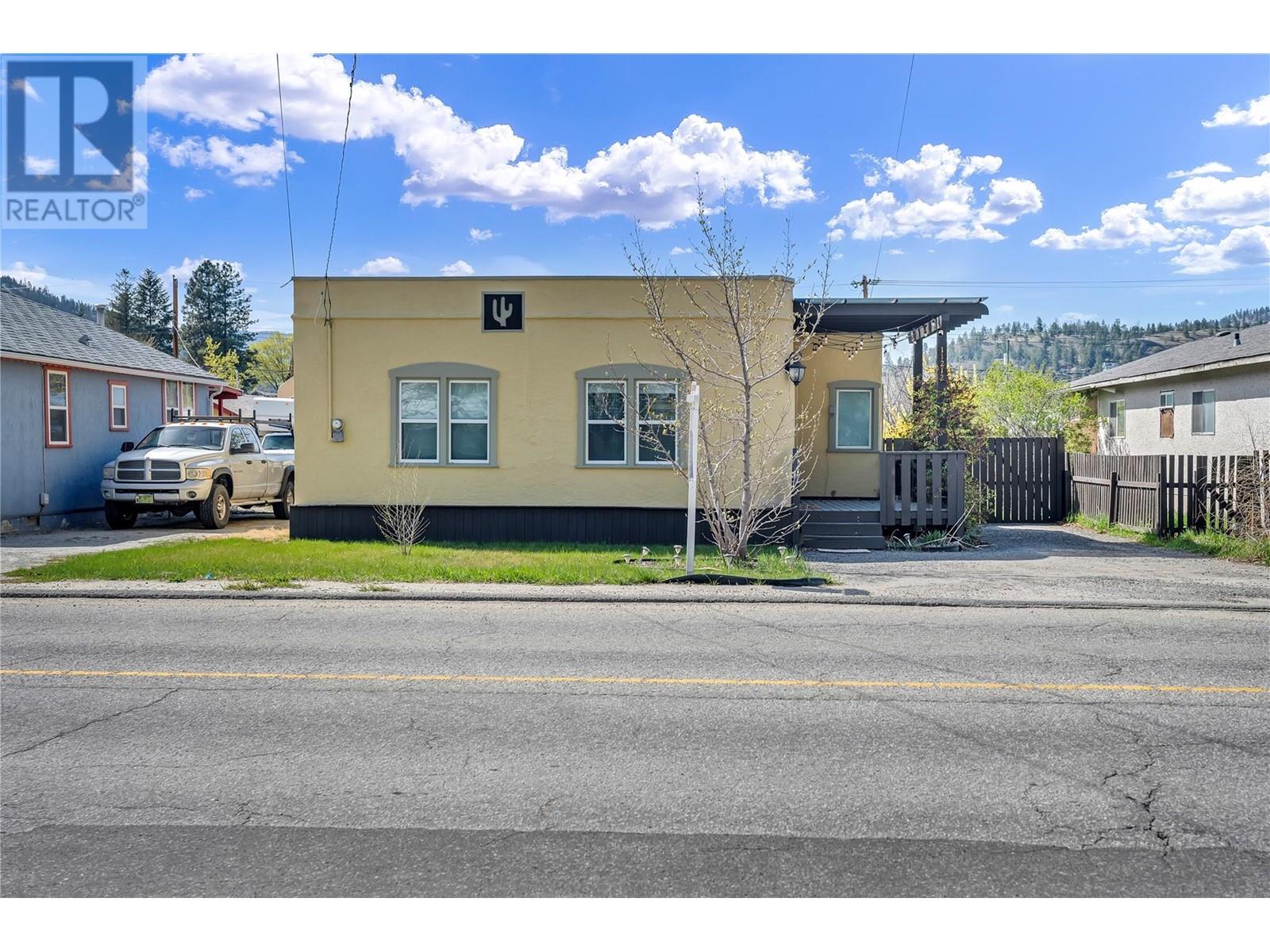 11212 Victoria Road