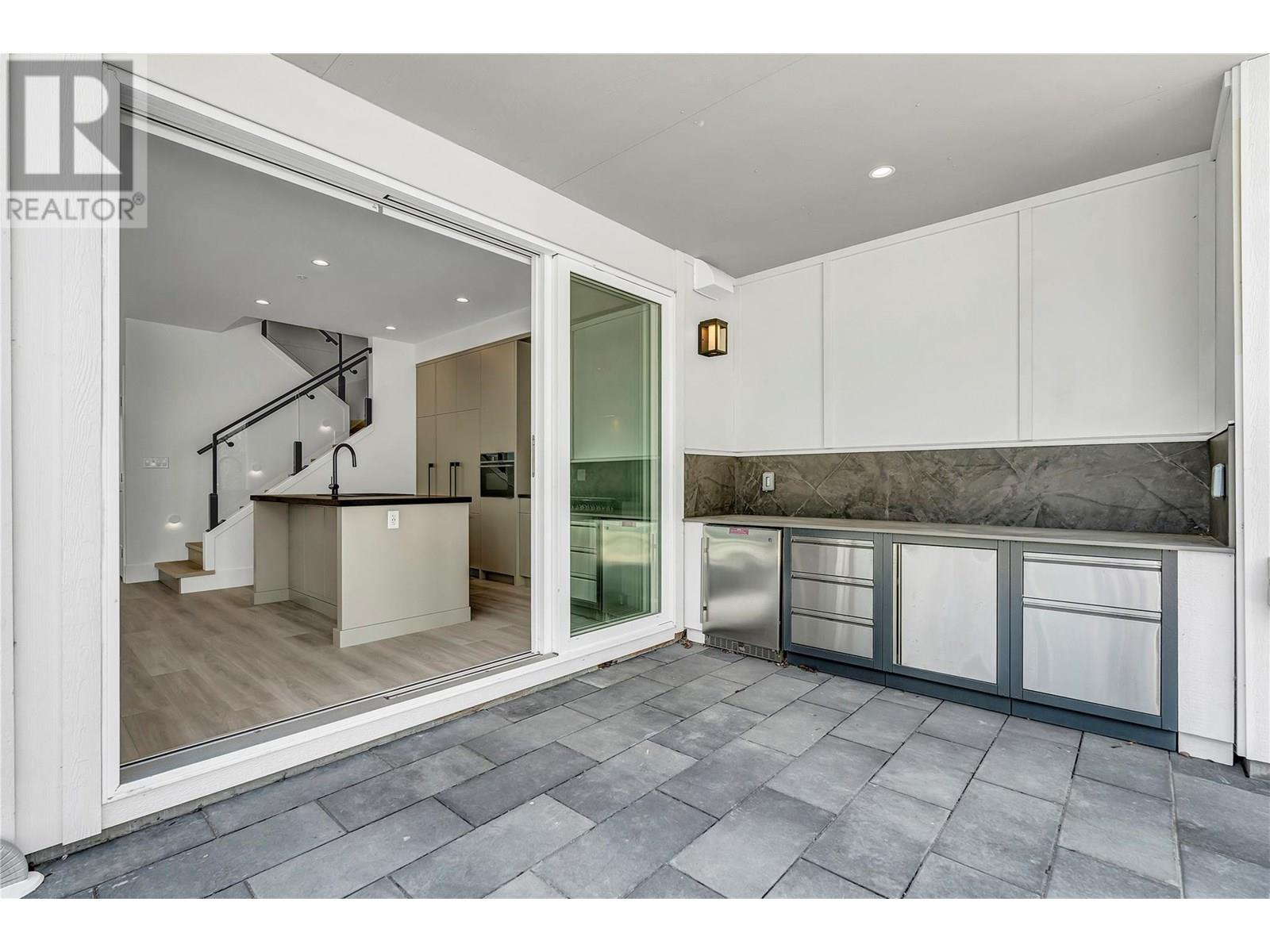 3000 Landry Crescent