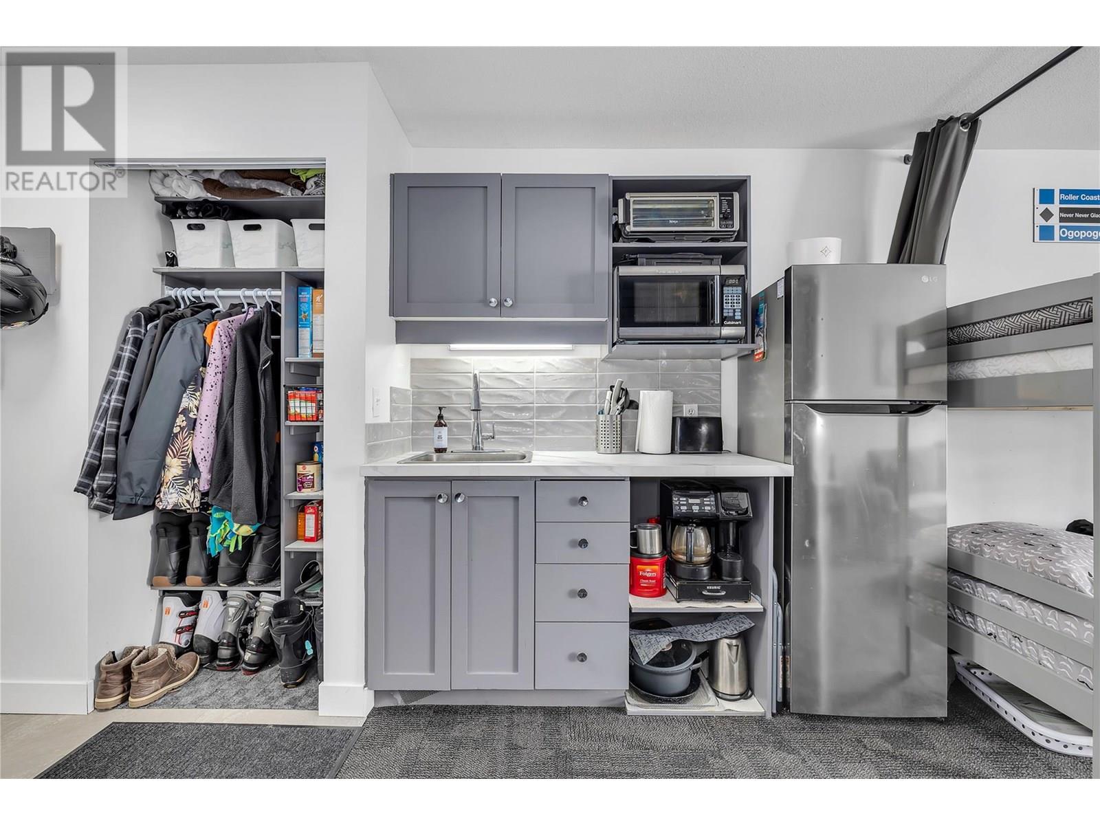 5340 Big White Road Unit# 209
