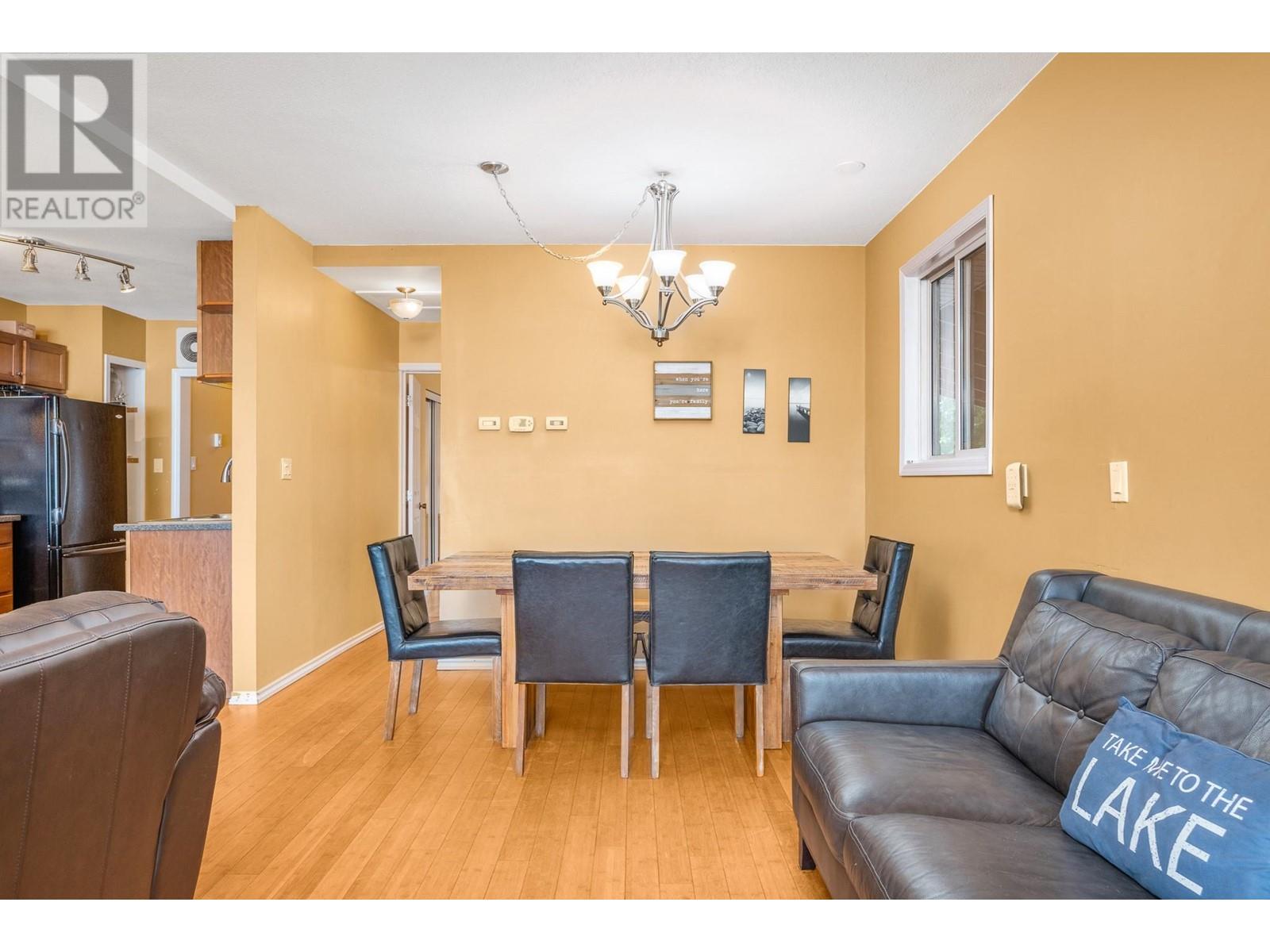 2612 Lakeshore Road