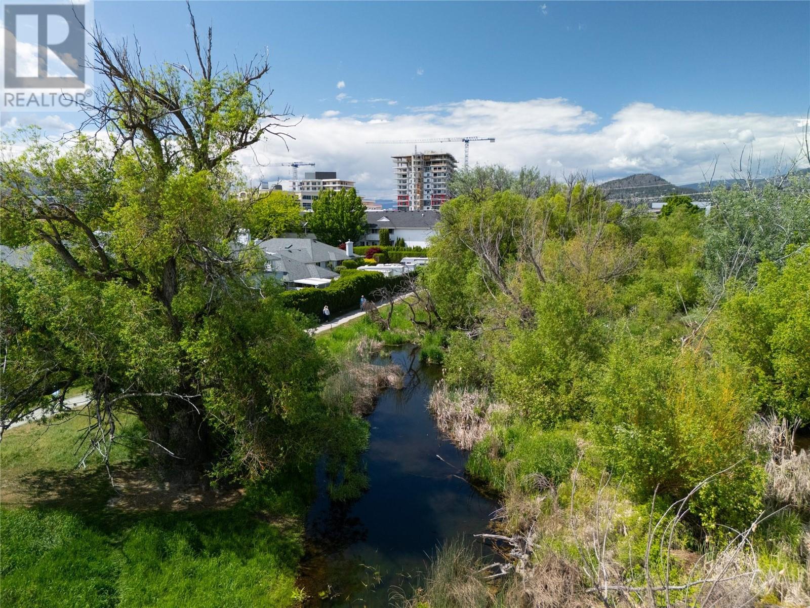 3160 Casorso Road Unit# 423