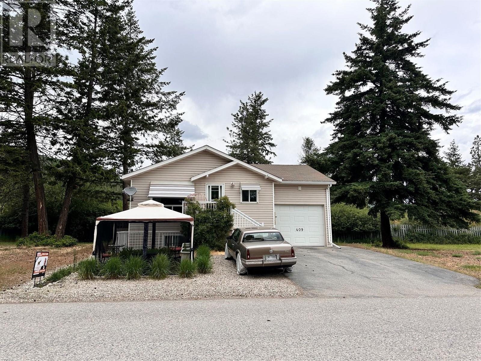 409 Hummingbird Avenue