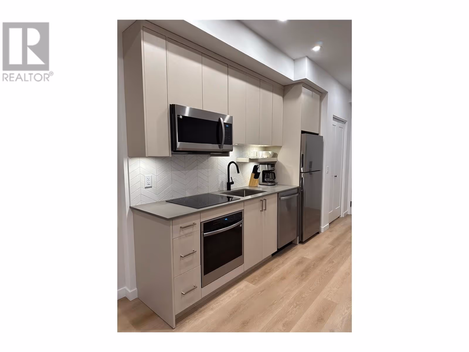 1274 Devonshire Avenue Unit# 443