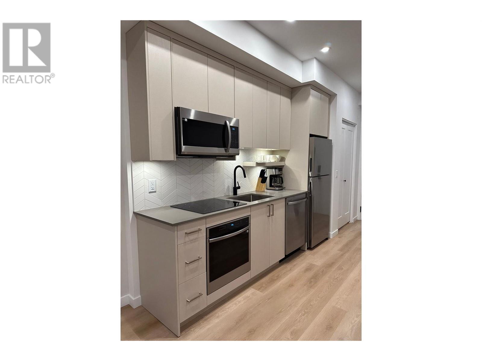 1274 Devonshire Avenue Unit# 443