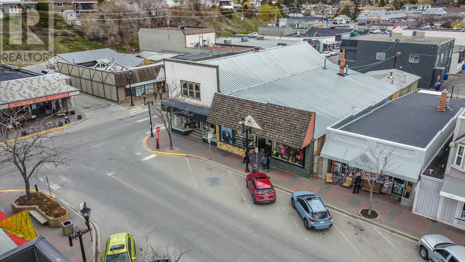 10122 & 10124 Main Street