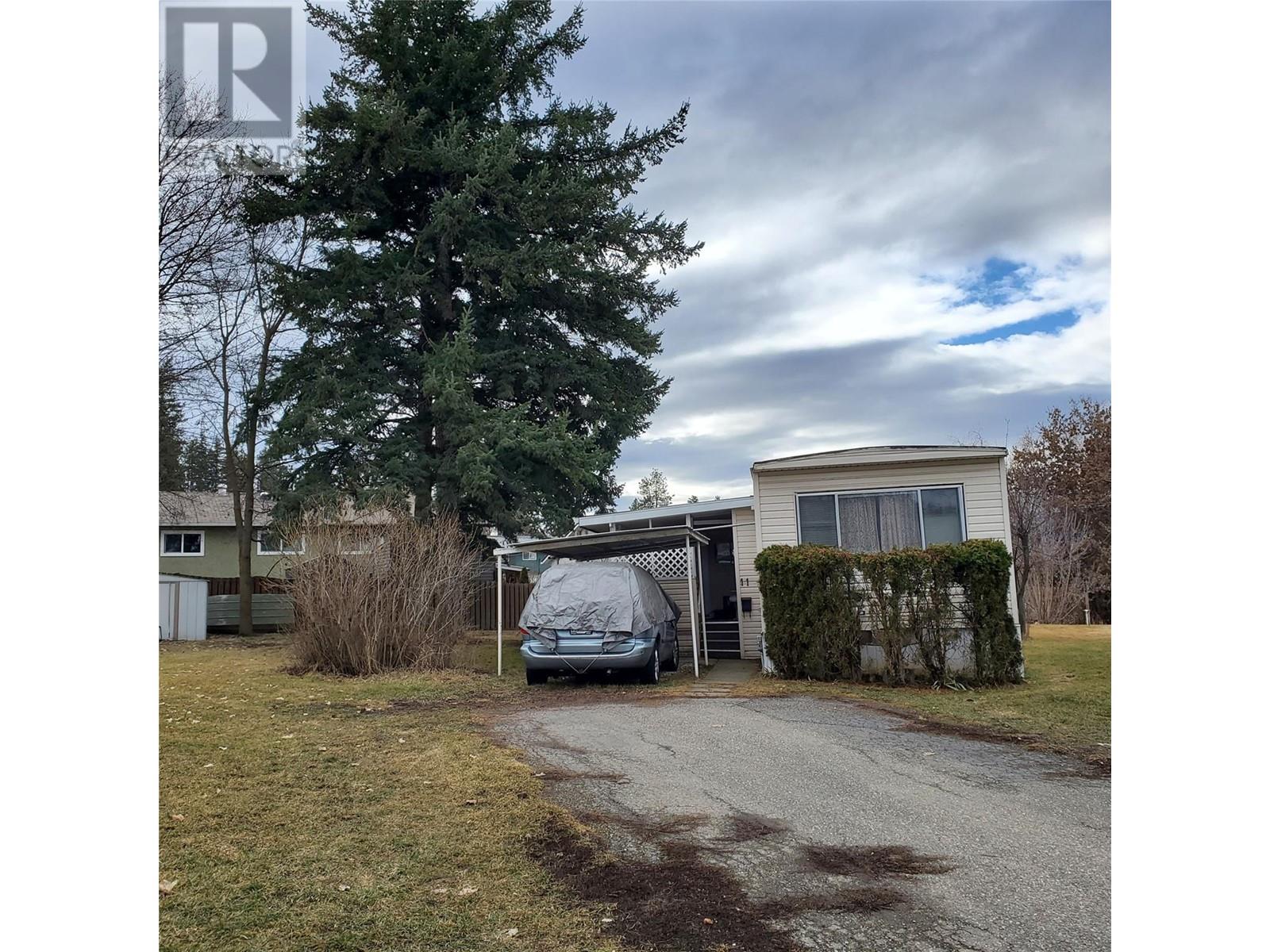 1600 43 Avenue Unit# 11