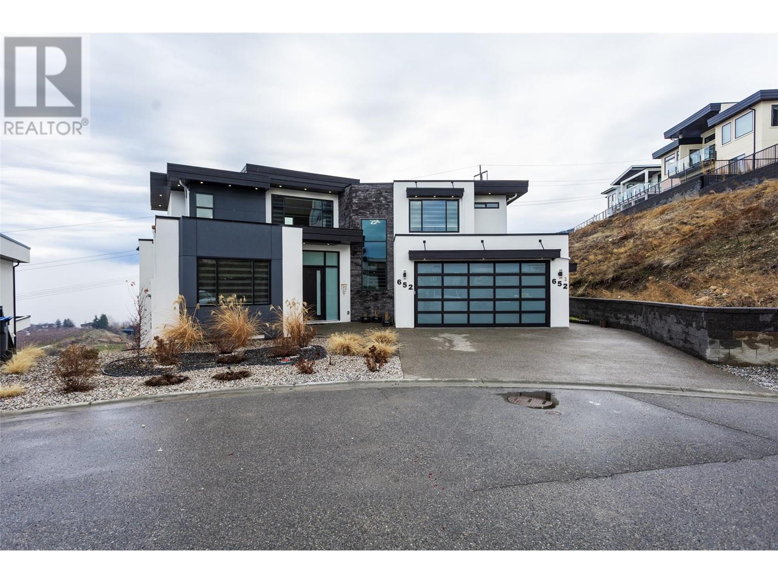 652 Deans Court