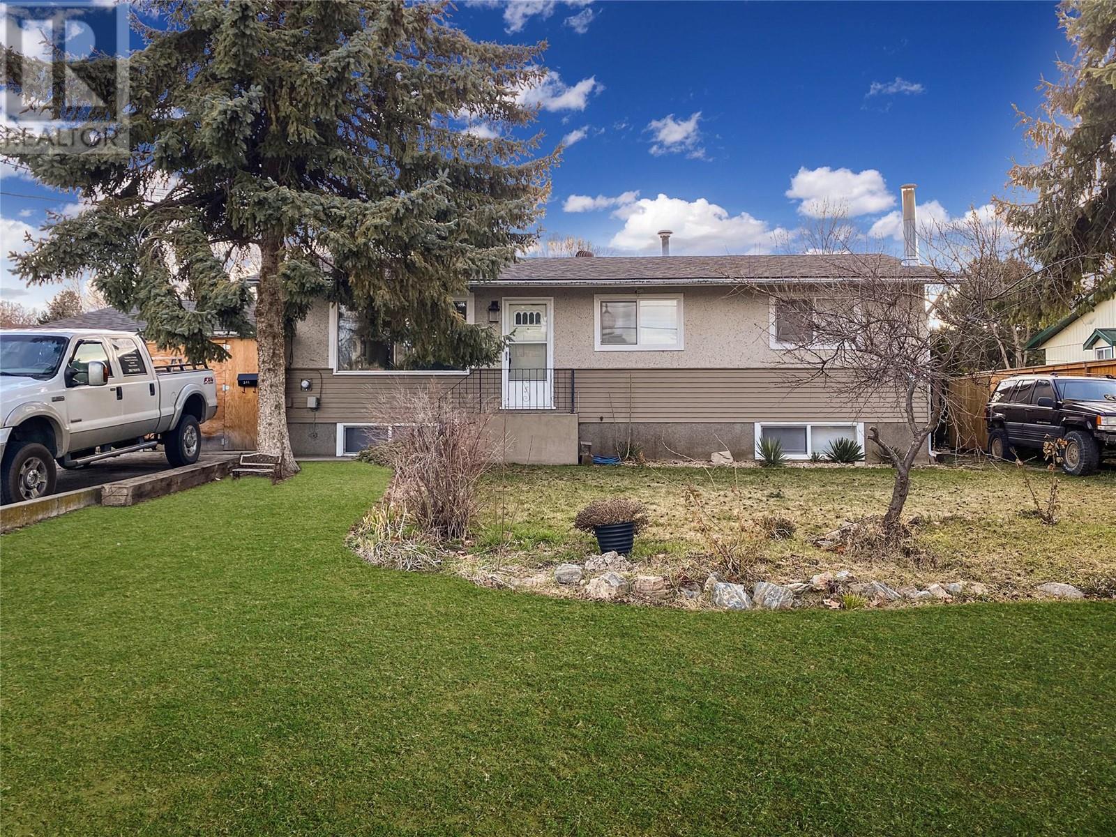 215 Davie Road S