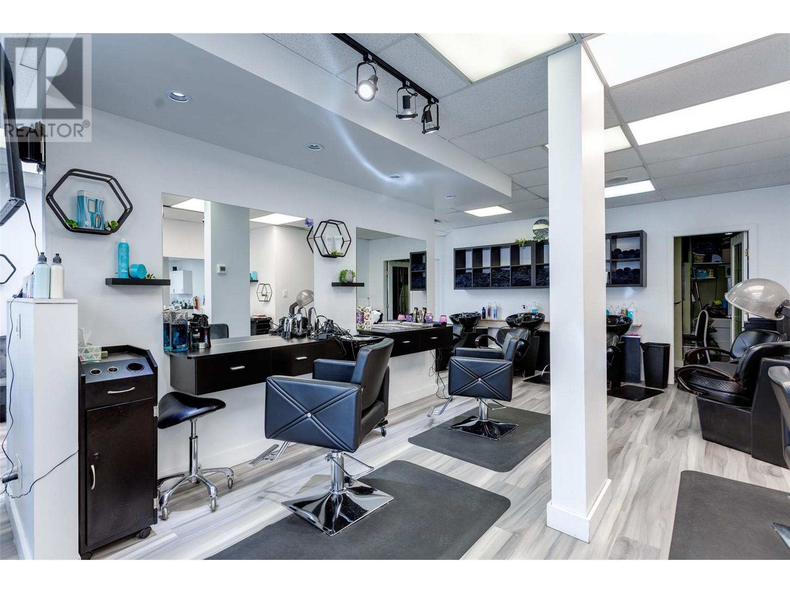 532 Leon Avenue Unit# 103