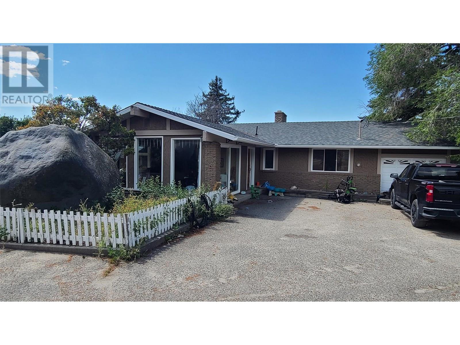 2879 Highway 33 E