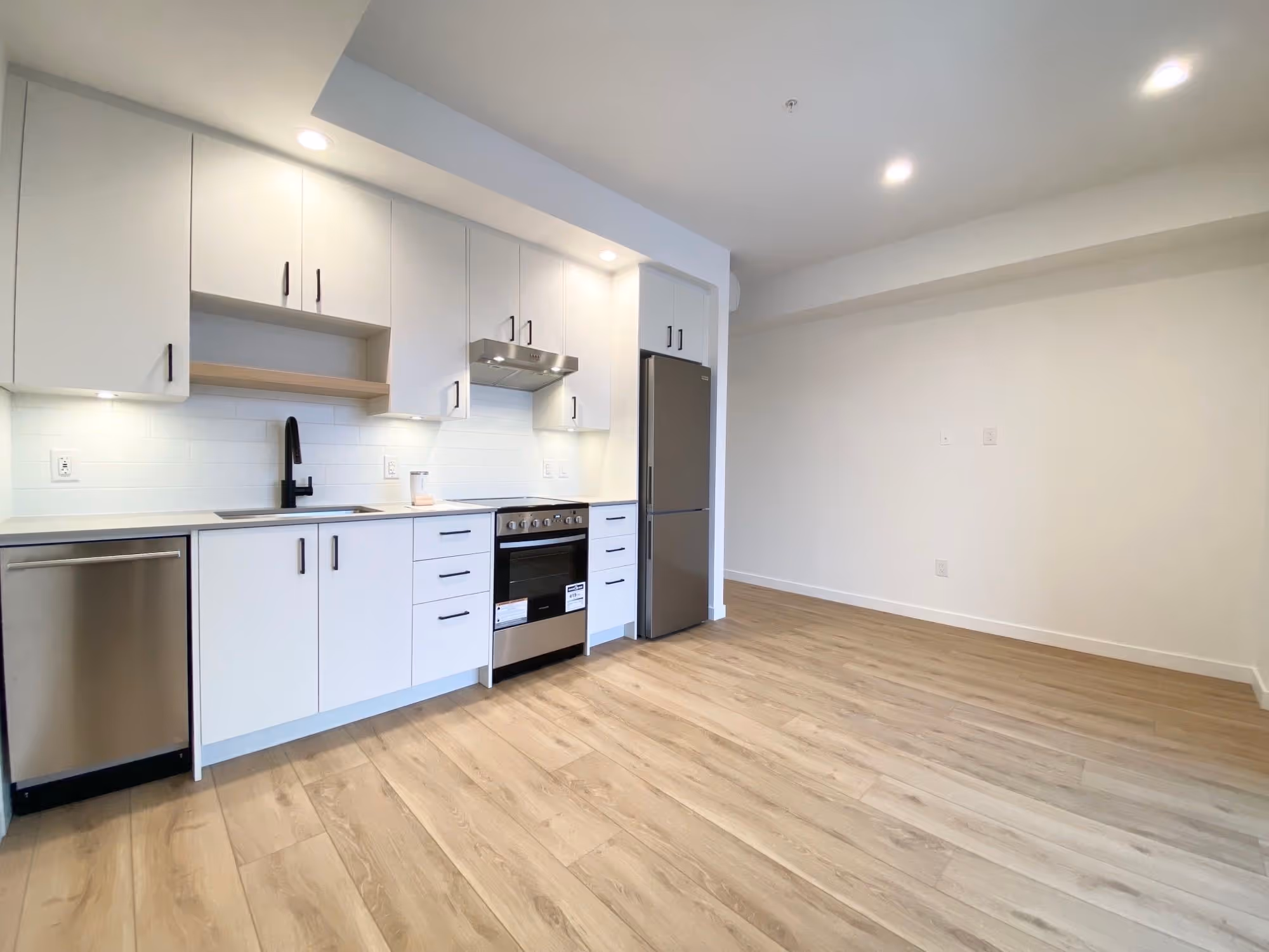 1 bed 1 bath condo unit Downtown Kelowna 