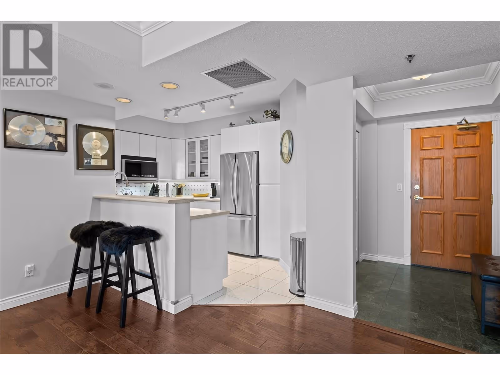 1152 Sunset Drive Unit# 706