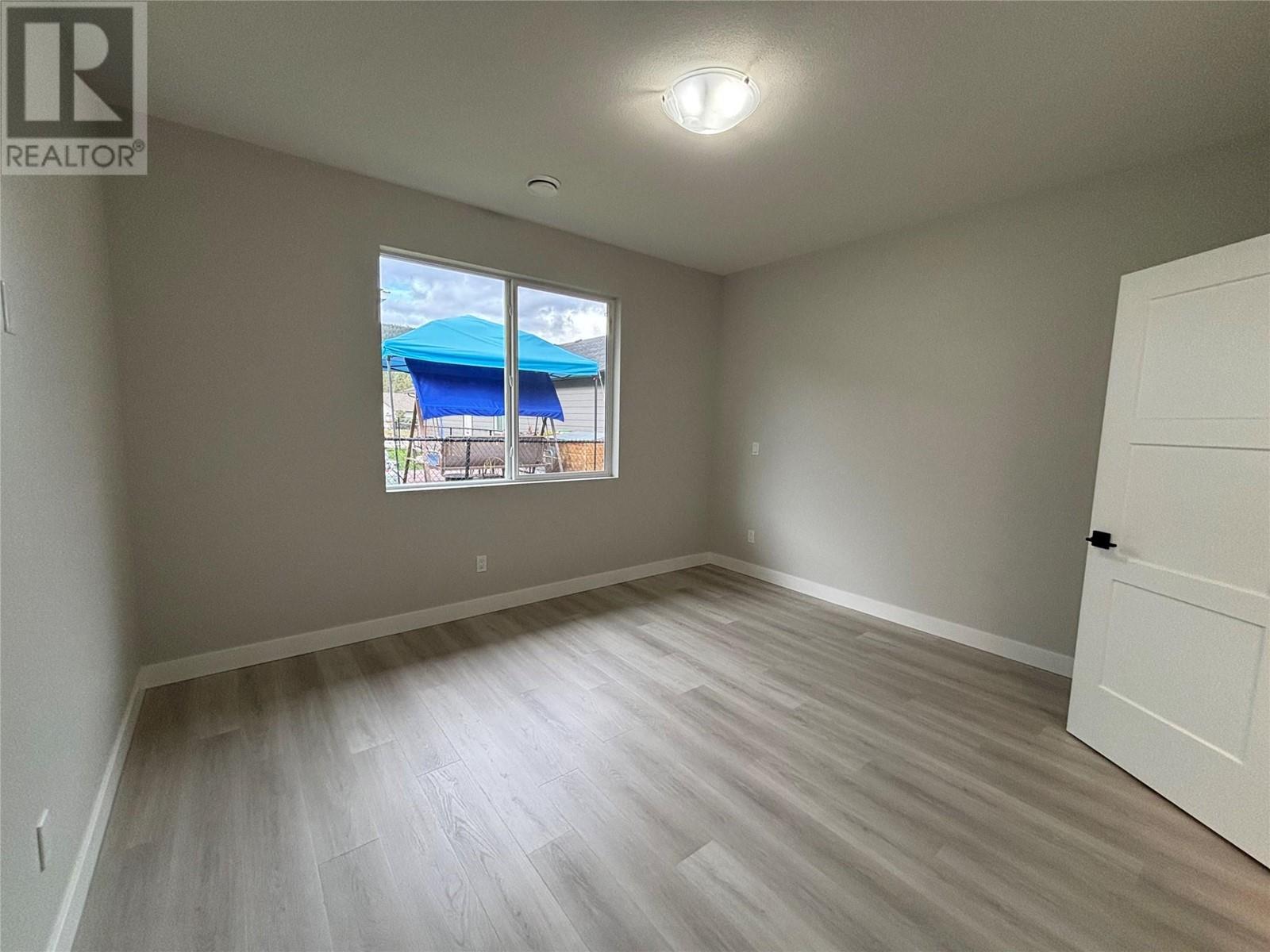 574 Meadowlark Avenue