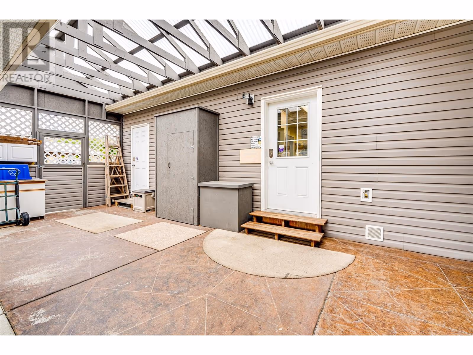 2727 Lakeshore Road Unit# 105