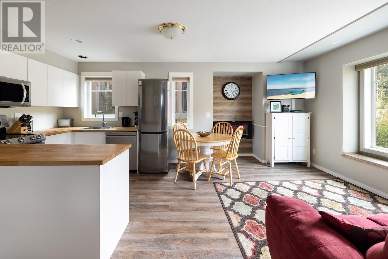 385 Monashee Road