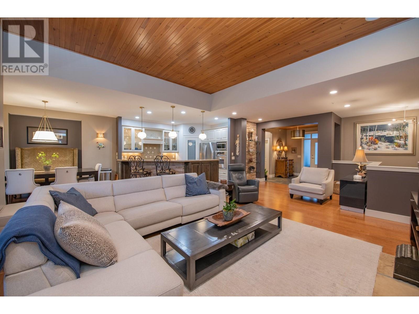 108 Mashie Crescent