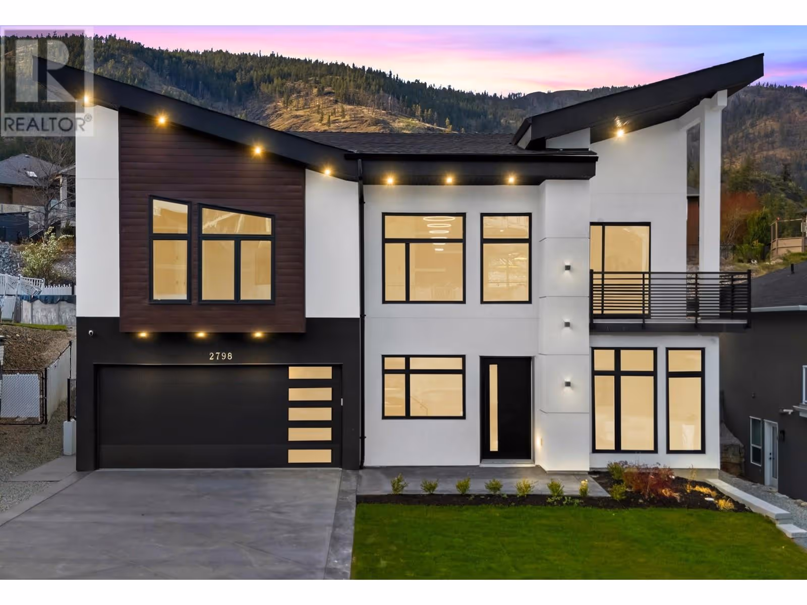2798 Canyon Crest Drive