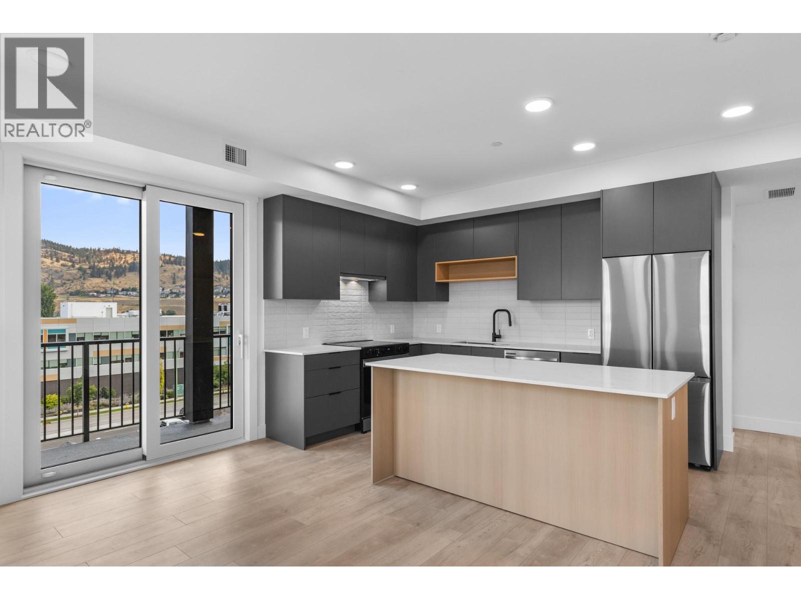 620 Coronation Avenue Unit# 406